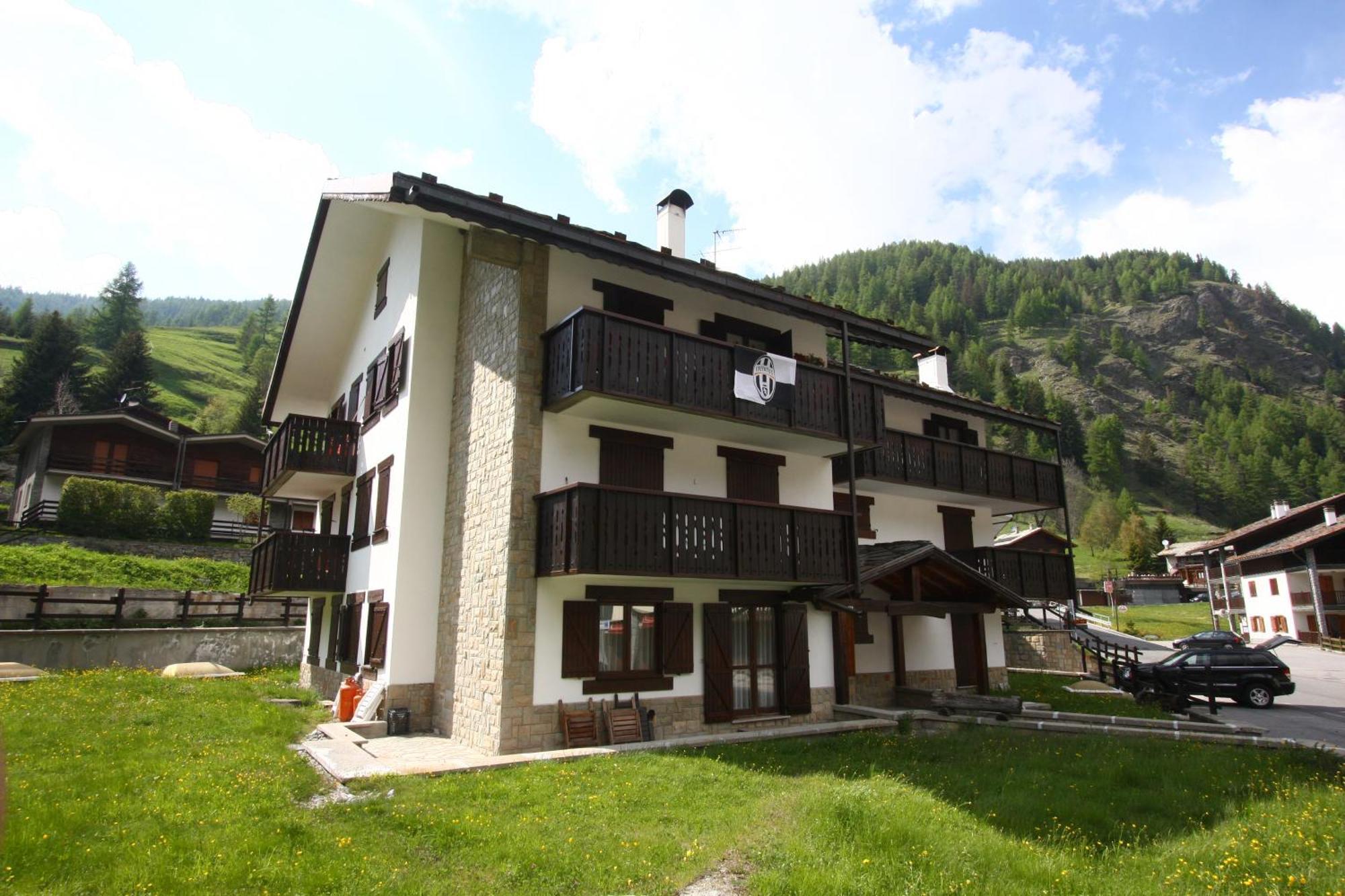 Champoluc Apartment Bagian luar foto